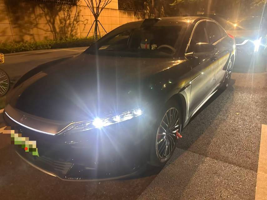 BYD Han 2025 immagine di auto 