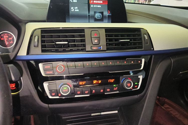 BMW 3 Series 2018 #13 BMW 3 Series 2018 car image #13