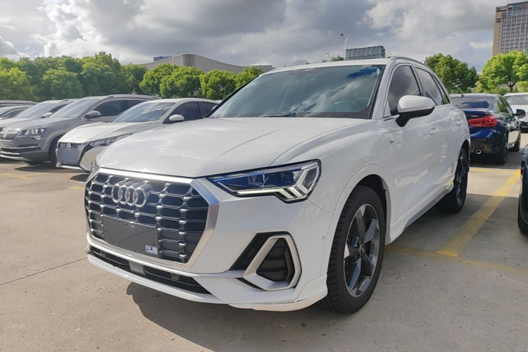 Audi Q3 2022 #2 Audi Q3 2022 car image #2