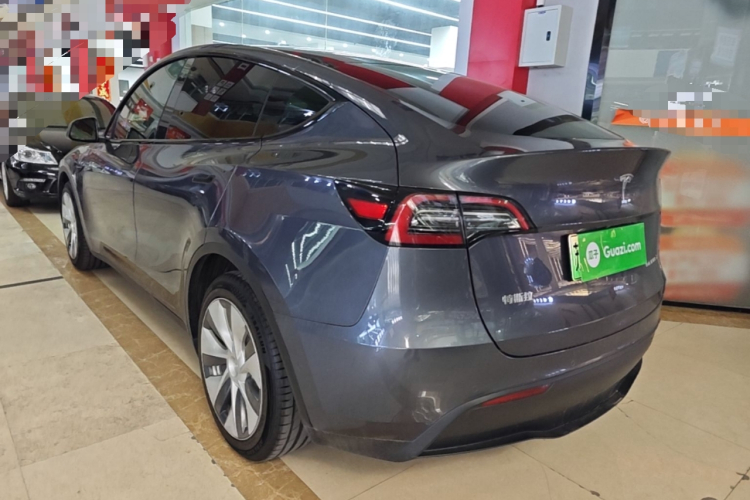 Tesla Model Y 2022 #5 Tesla Model Y 2022 car image #5