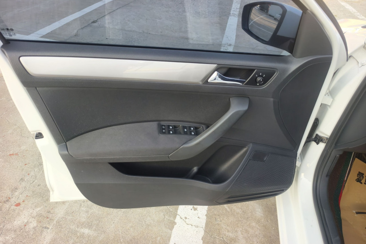 Volkswagen Santana 2016 car image #11