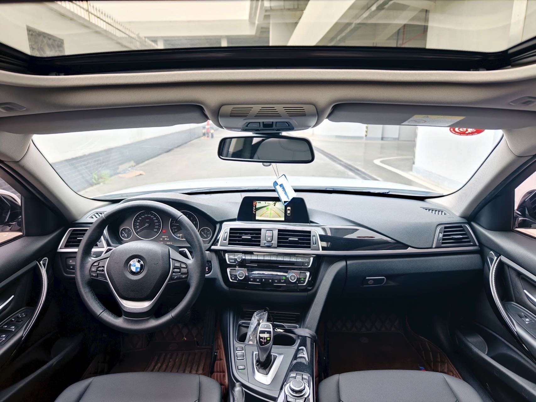BMW 3 Series 2019 #5 BMW 3 Series 2019 car image #5