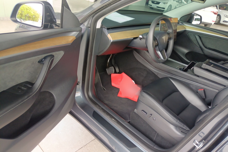 Tesla Model Y 2022 #16 Tesla Model Y 2022 car image #16