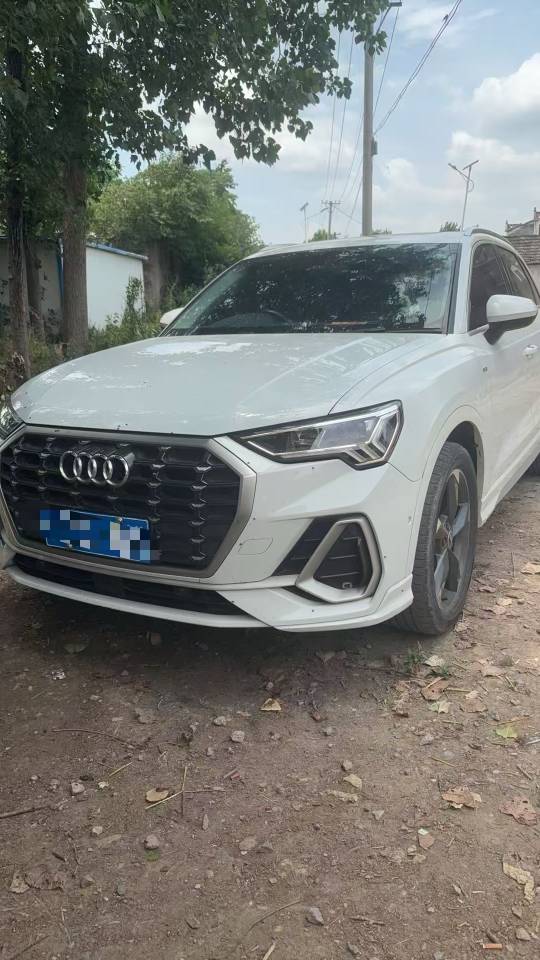Audi Q3 2022 car image 