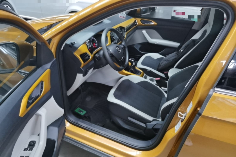 Volkswagen T-Cross 2020 #16 Volkswagen T-Cross 2020 car image #16