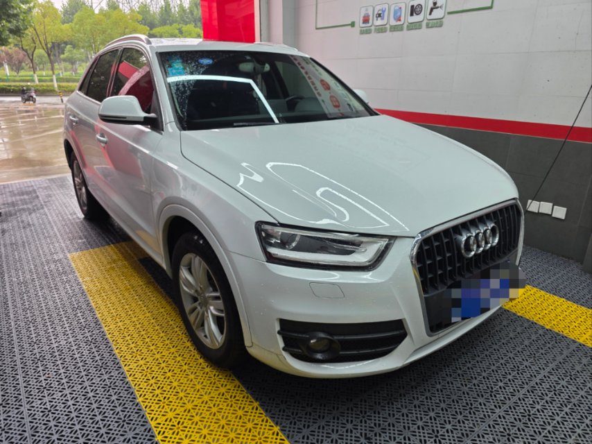 Audi Q3 2016 car image #3