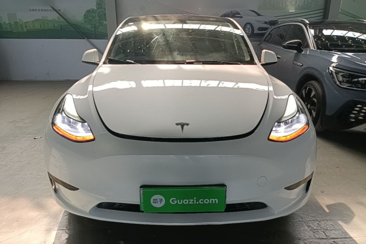 Tesla Model Y 2022 car image #3