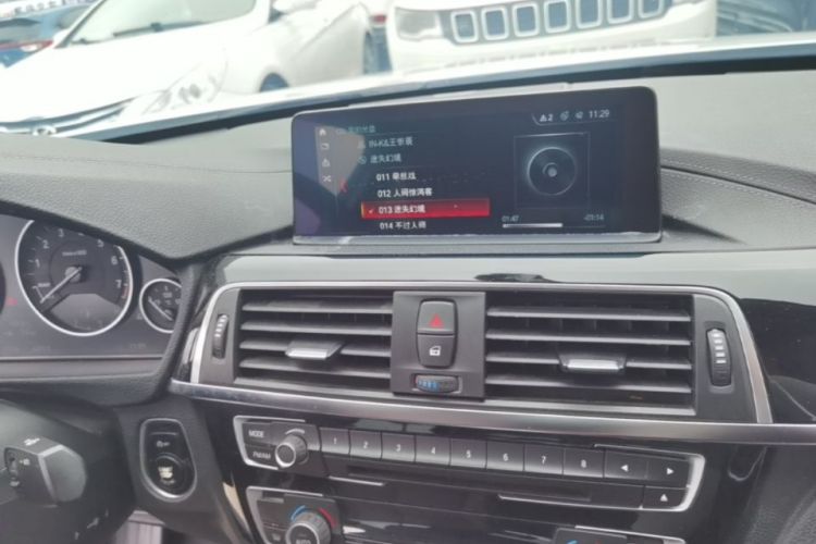 BMW 3 Series 2019 car image #13