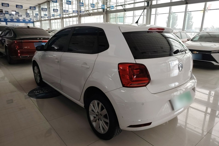 Volkswagen Polo 2015 #5 Volkswagen Polo 2015 car image #5