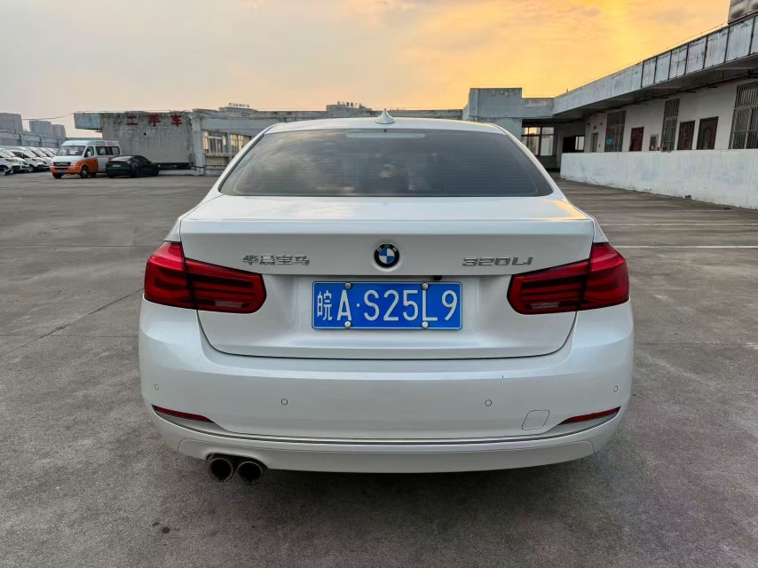 BMW 3 Series 2019 #9 BMW 3 Series 2019 car image #9