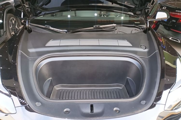 Tesla Model Y 2024 #20 Tesla Model Y 2024 car image #20