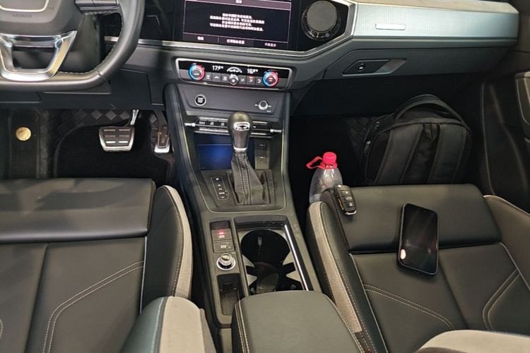 Audi Q3 2025 immagine di auto #14