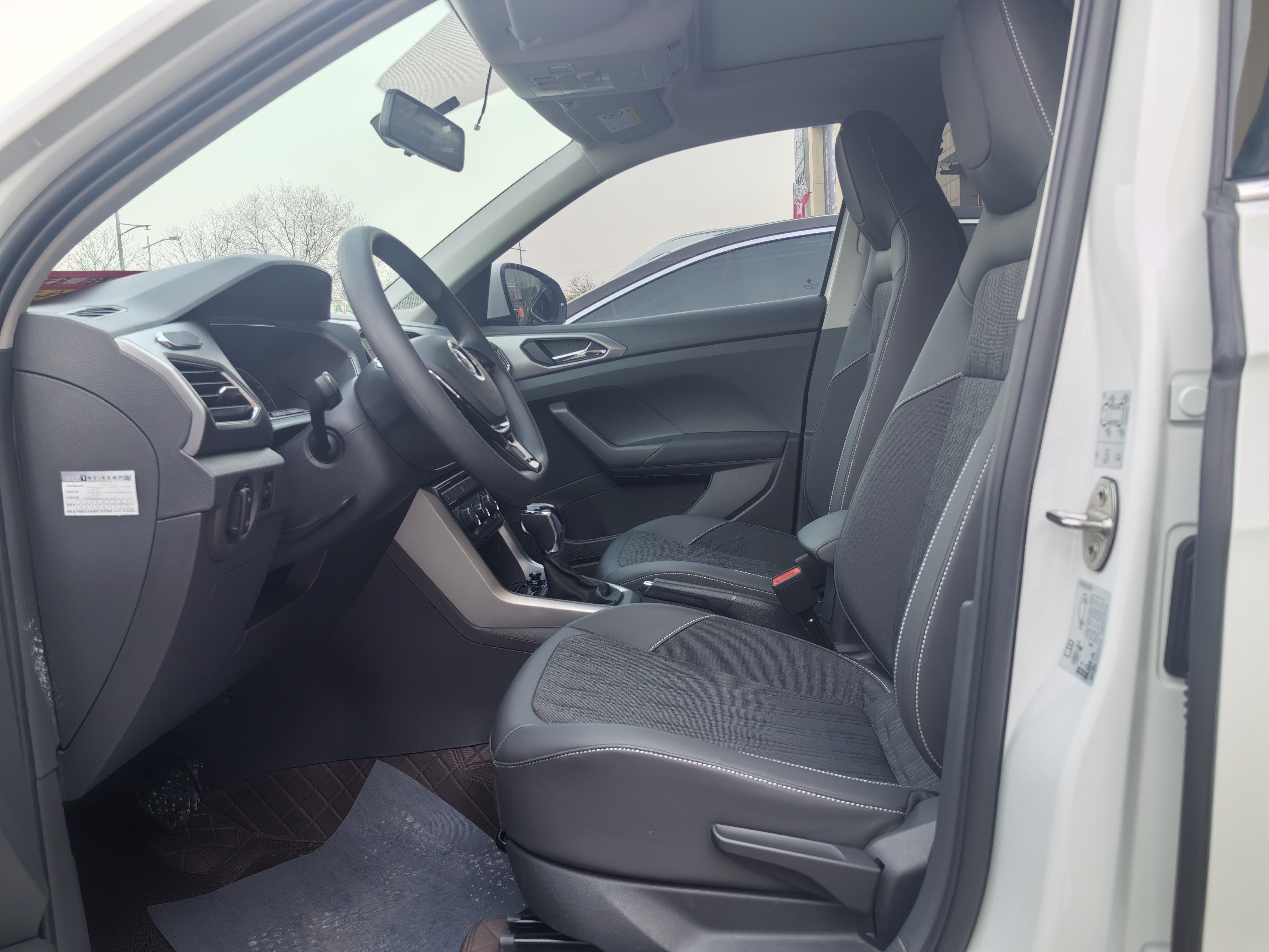 Volkswagen T-Cross 2021 imagem de carro #3