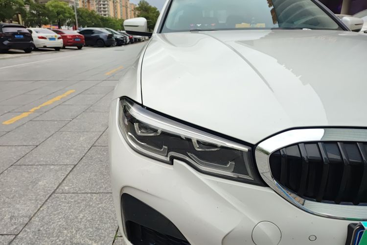 BMW 3 Series 2021 car image #8