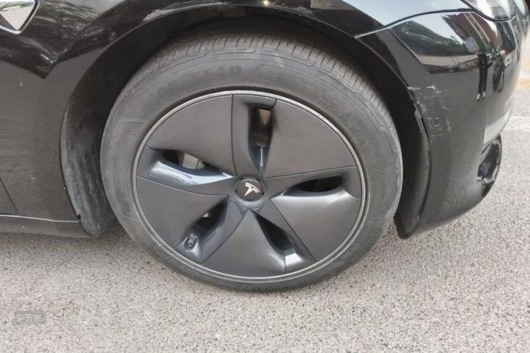 Tesla Model 3 2020 car image #9