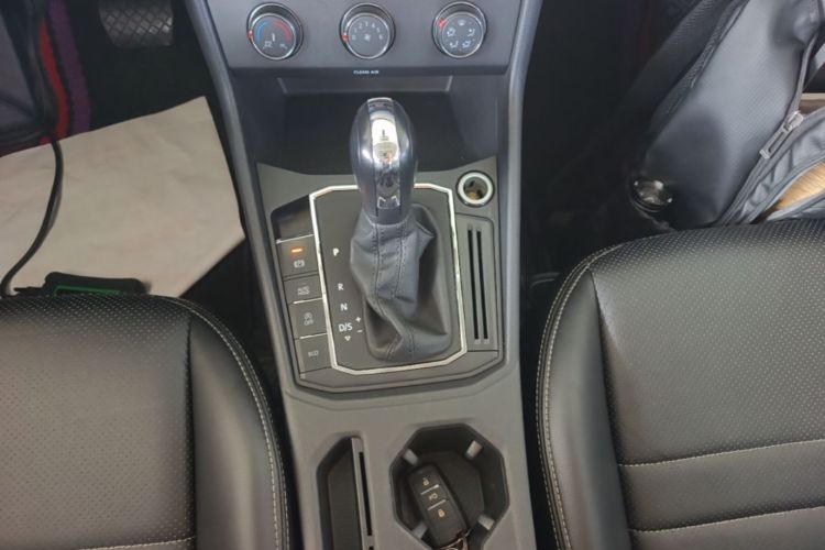 Volkswagen Lavida 2021 car image #14