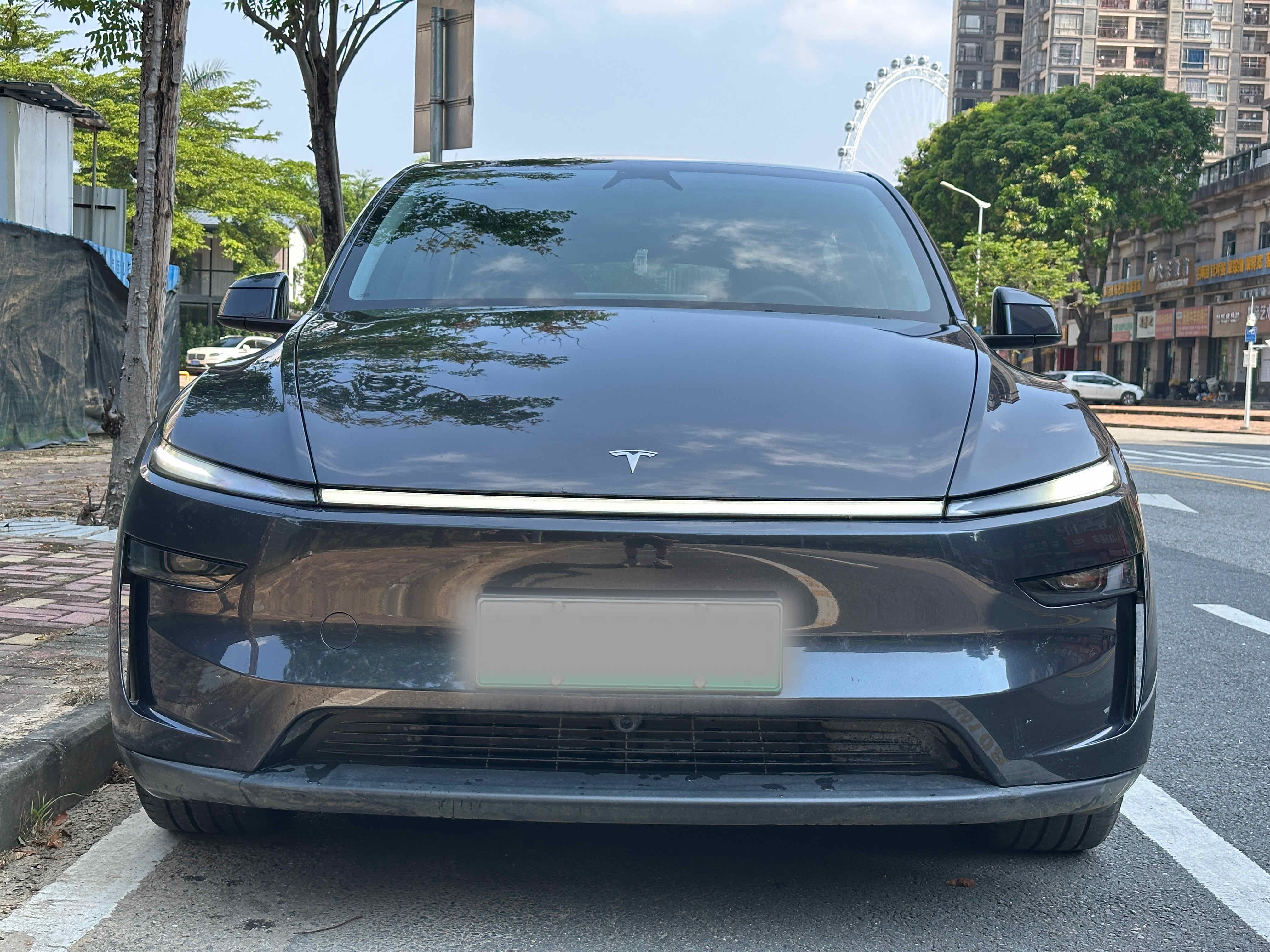 Tesla Model Y 2025 #8 Tesla Model Y 2025 car image #8