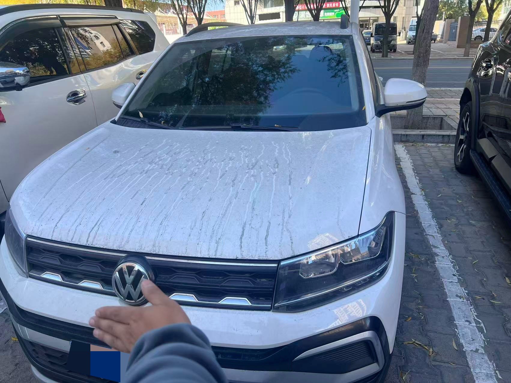 Volkswagen T-Cross 2020 car image #2