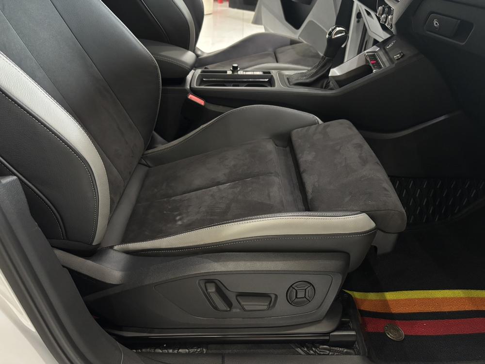 Audi Q3 2022 car image #22