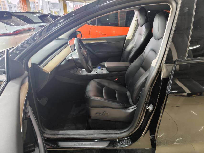 Tesla Model Y 2022 #4 Tesla Model Y 2022 car image #4