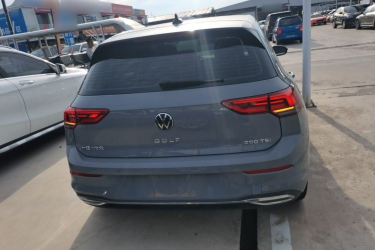 Volkswagen Golf 2022 car image #4
