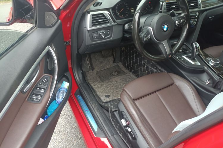 BMW 3 Series 2018 car image #13