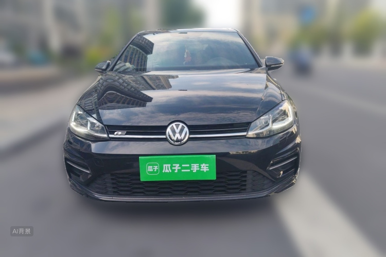 Volkswagen Golf 2018 car image #3