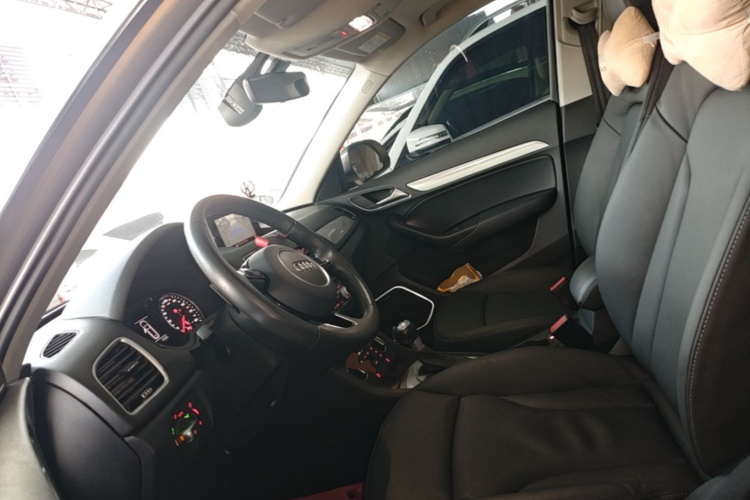 Audi Q3 2019 #15 Audi Q3 2019 car image #15