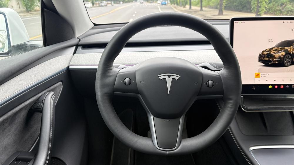 Tesla Model Y 2024 car image #17