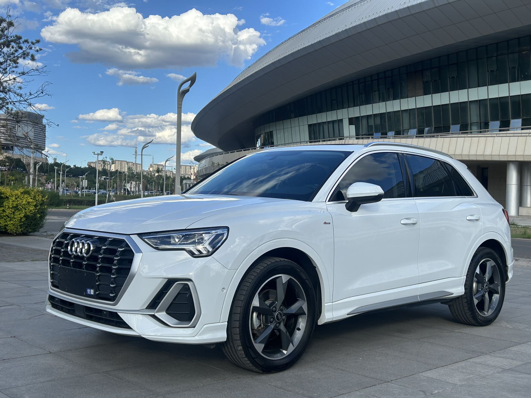 Audi Q3 2023 Audi Q3 2023 car image