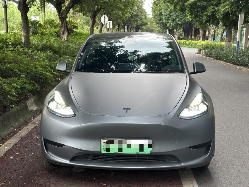 Tesla Model Y 2022 #2 Tesla Model Y 2022 car image #2