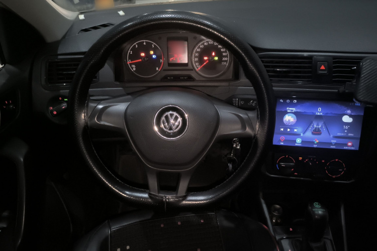 Volkswagen Santana 2022 car image #11