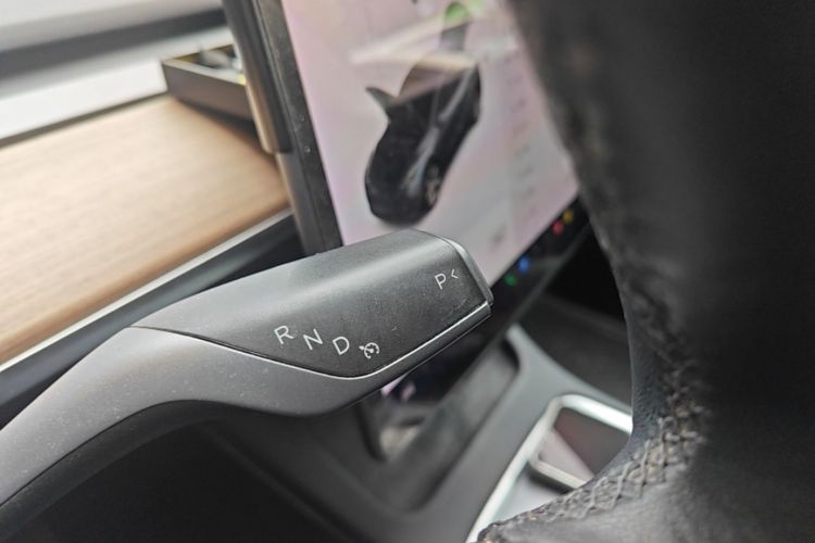 Tesla Model Y 2021 #14 Tesla Model Y 2021 car image #14