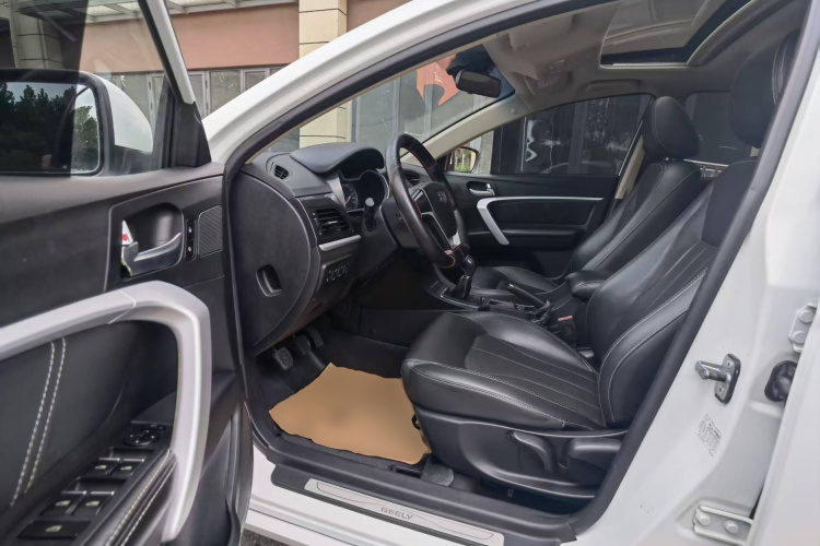 GEELY Emgrand 2017 car image #16