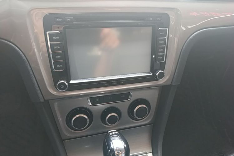 Volkswagen Lavida 2015 car image #17