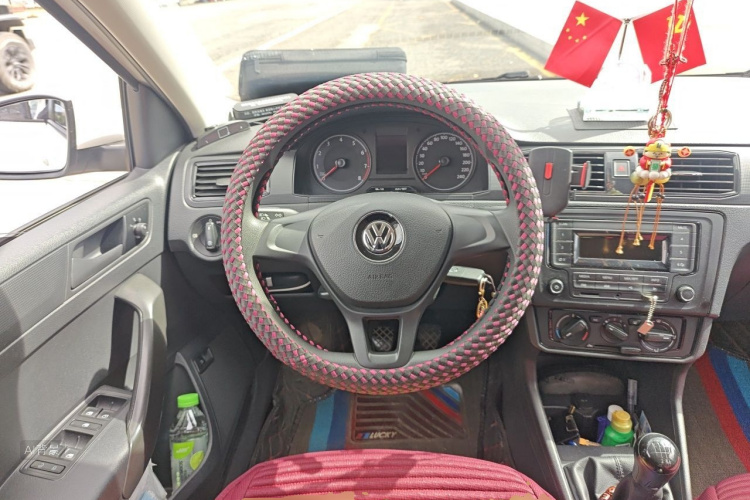 Volkswagen Santana 2017 car image #12