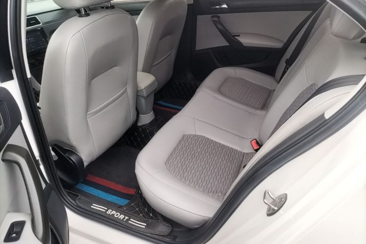 2017 immagine di auto #17