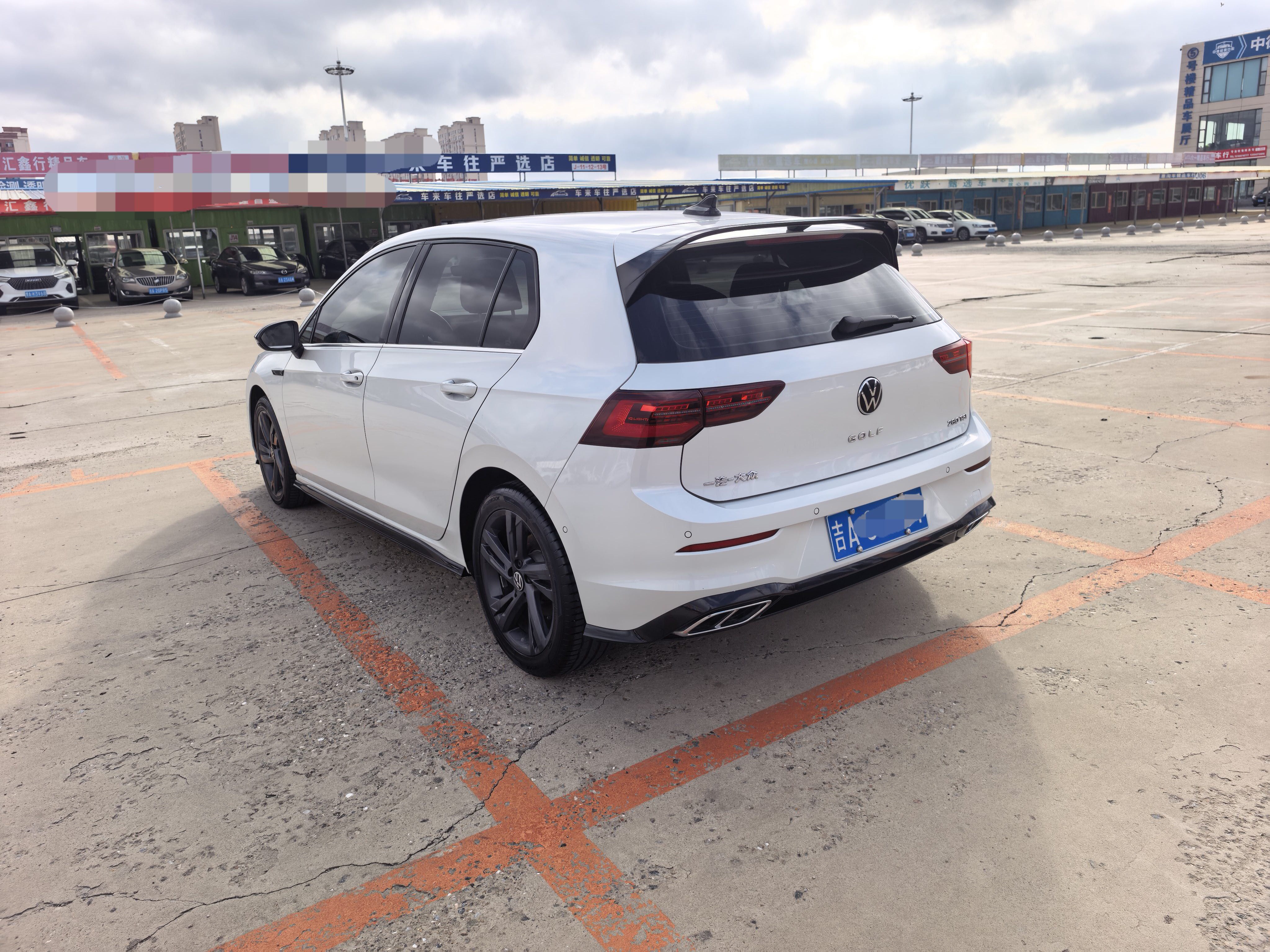 Volkswagen Golf 2022 car image #8