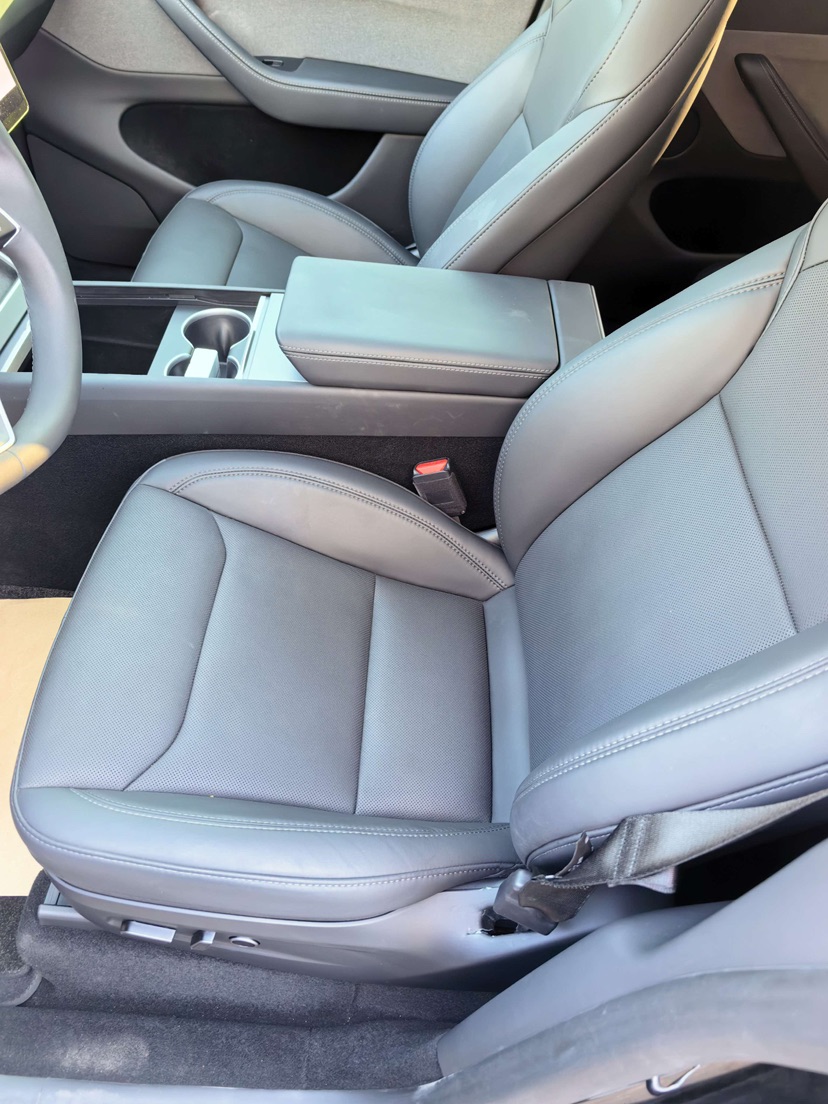 Tesla Model Y 2025 #8 Tesla Model Y 2025 car image #8