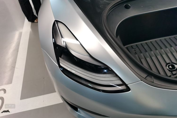 Tesla Model 3 2021 car image #8