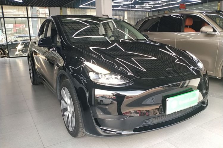 Tesla Model Y 2023 #4 Tesla Model Y 2023 car image #4