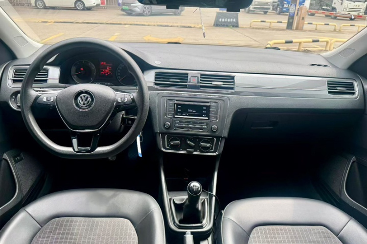 Volkswagen Santana 2016 car image #9