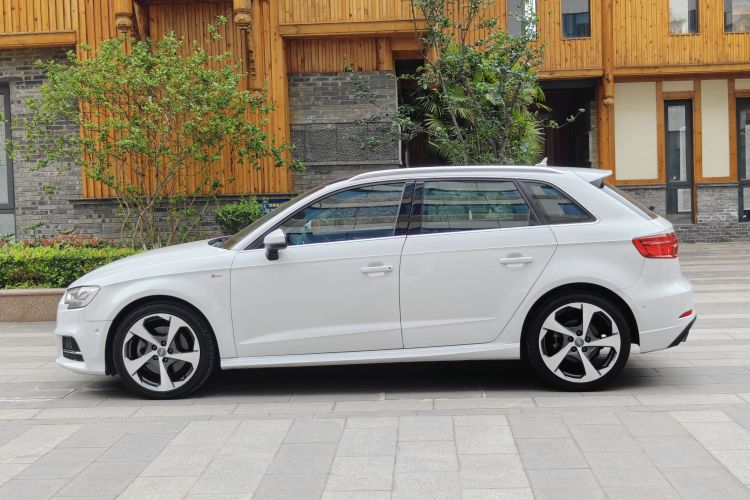 Audi A3 2017 car image #6