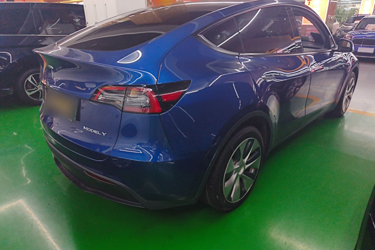 Tesla Model Y 2021 #7 Tesla Model Y 2021 car image #7