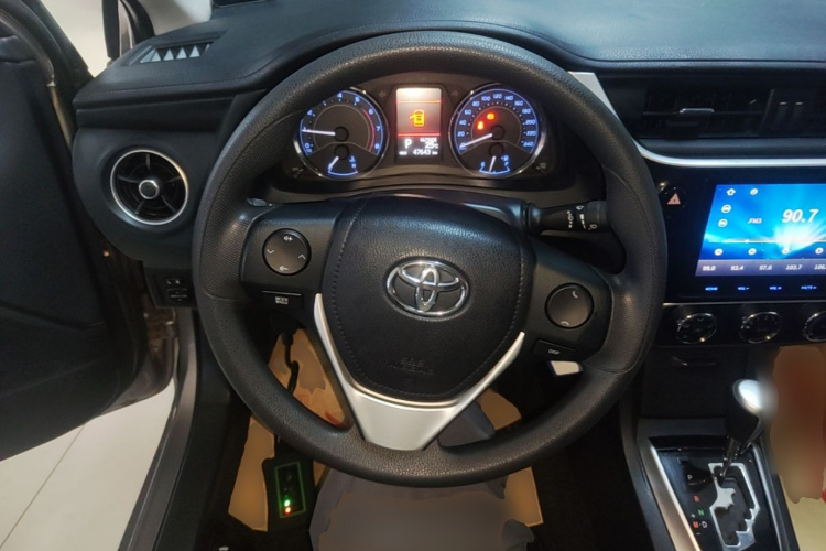 Toyota Corolla 2017 car image #11