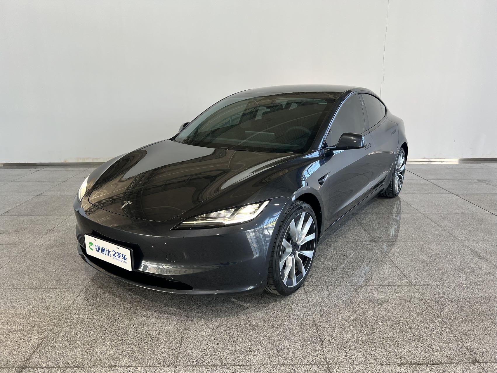 Tesla Model 3 2024 car image 