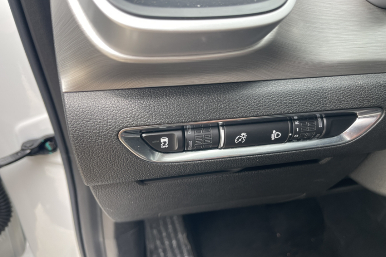 GEELY Coolray 2021 #18 GEELY Coolray 2021 car image #18