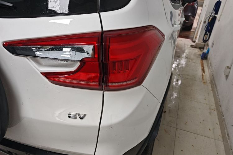 BYD Yuan New Energy 2020 immagine di auto #8