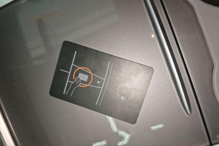 Tesla Model Y 2021 car image #9