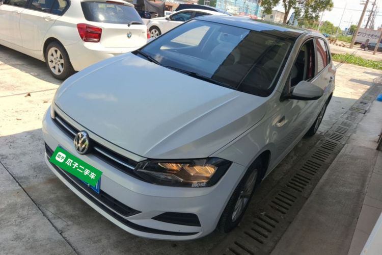 Volkswagen Polo 2020 car image #2